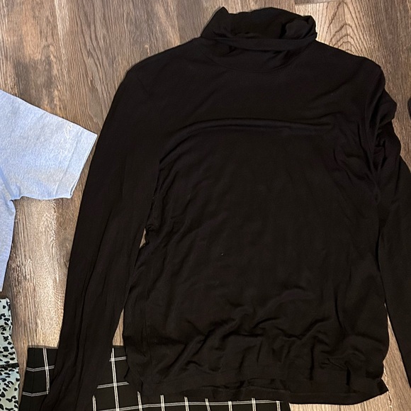 Black Turtle Neck - Picture 2 of 3